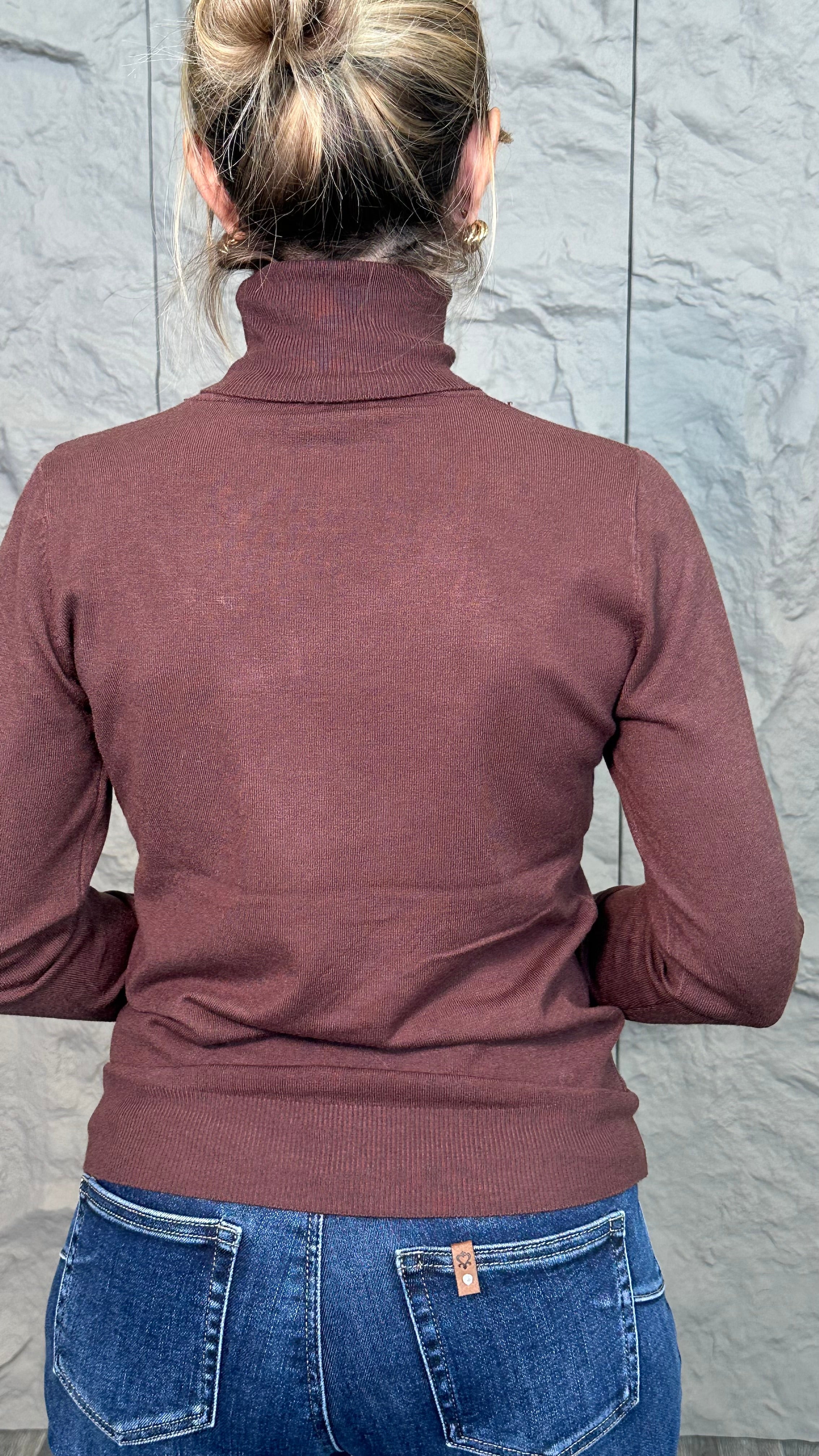 Maglia Dolcevita Bottoncini marrone