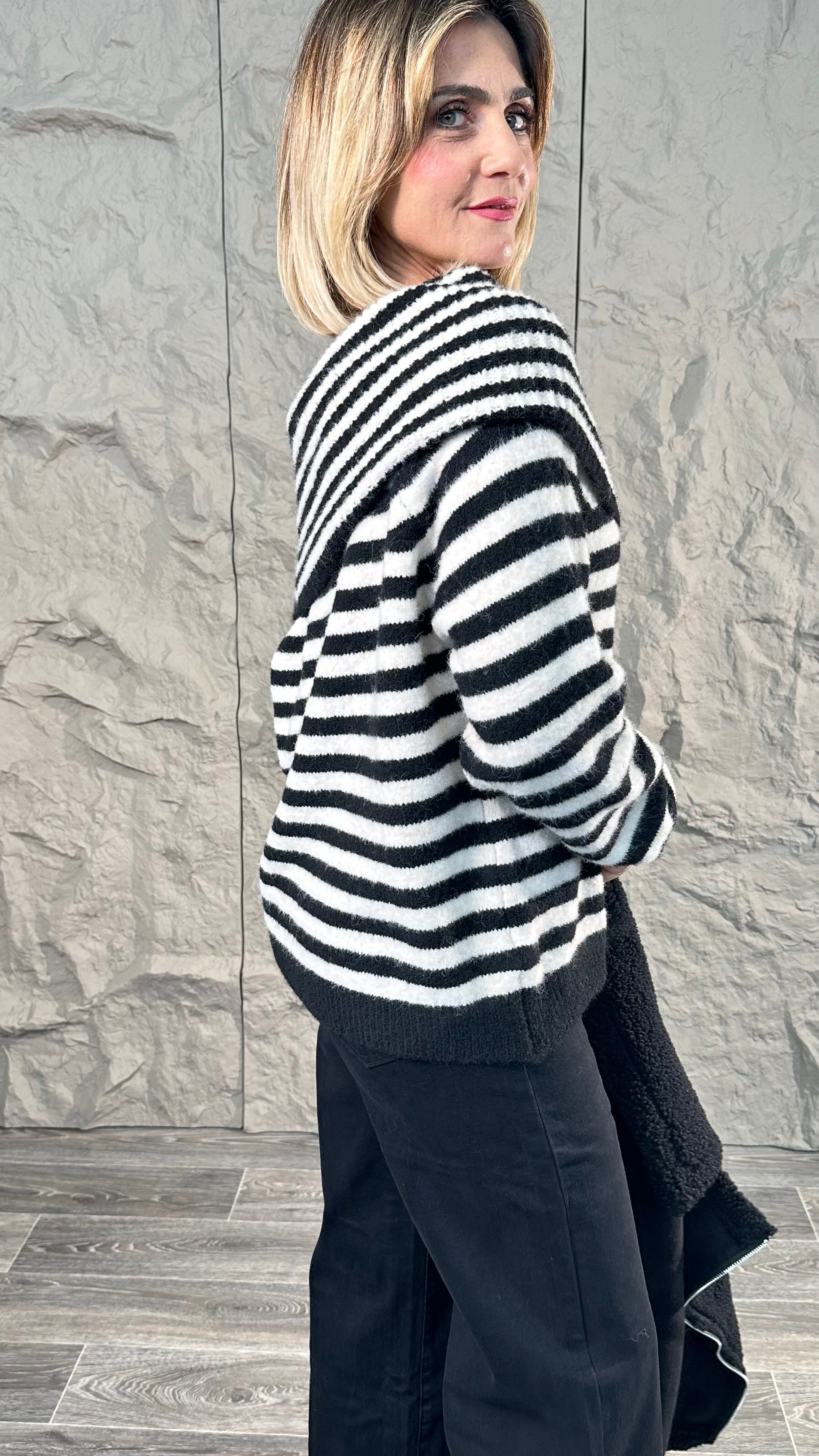Maglione Scollo a Barca Righe Nero