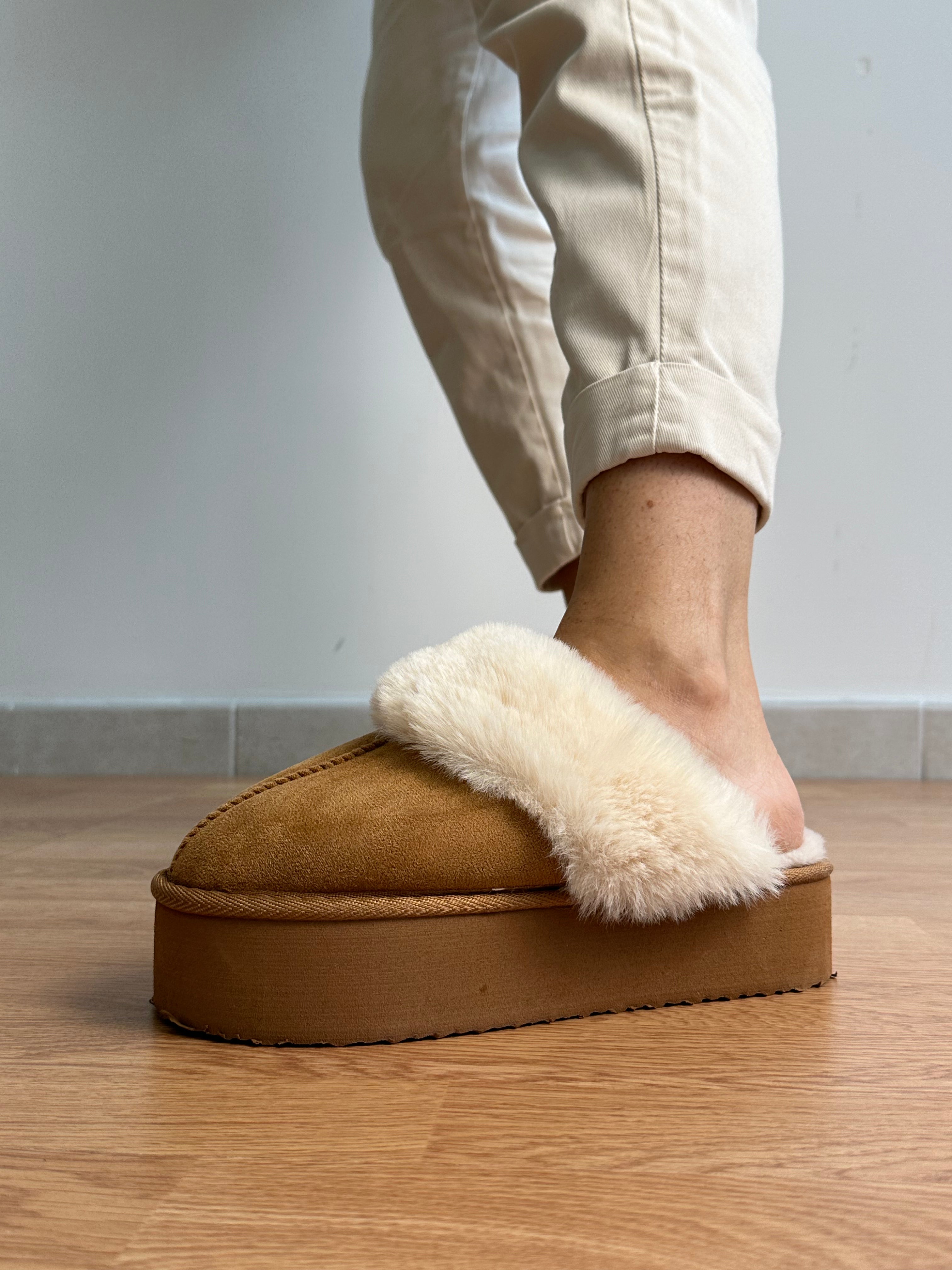 Mules peluche platform