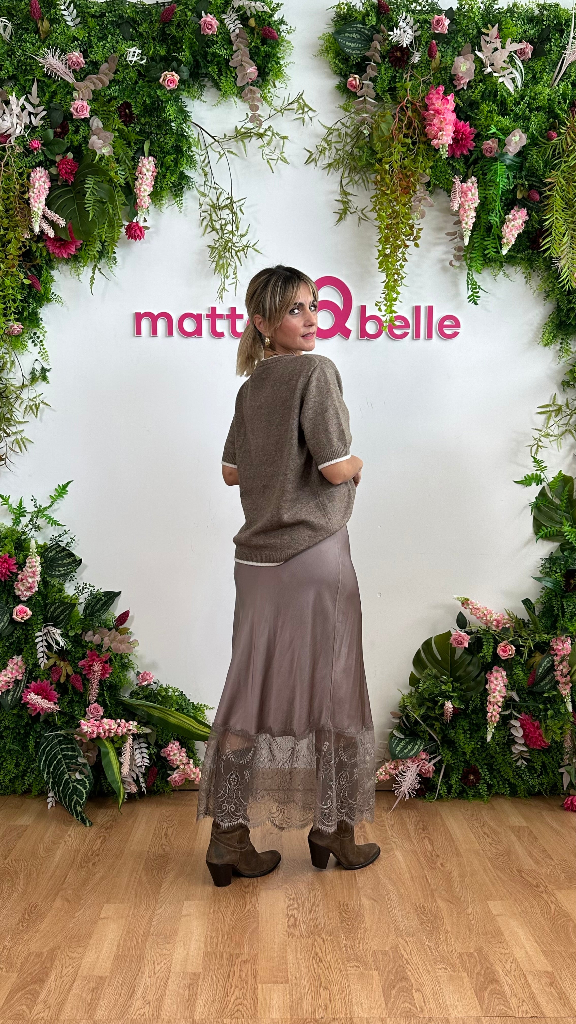 Gonna Viscosa con Pizzo Tortora