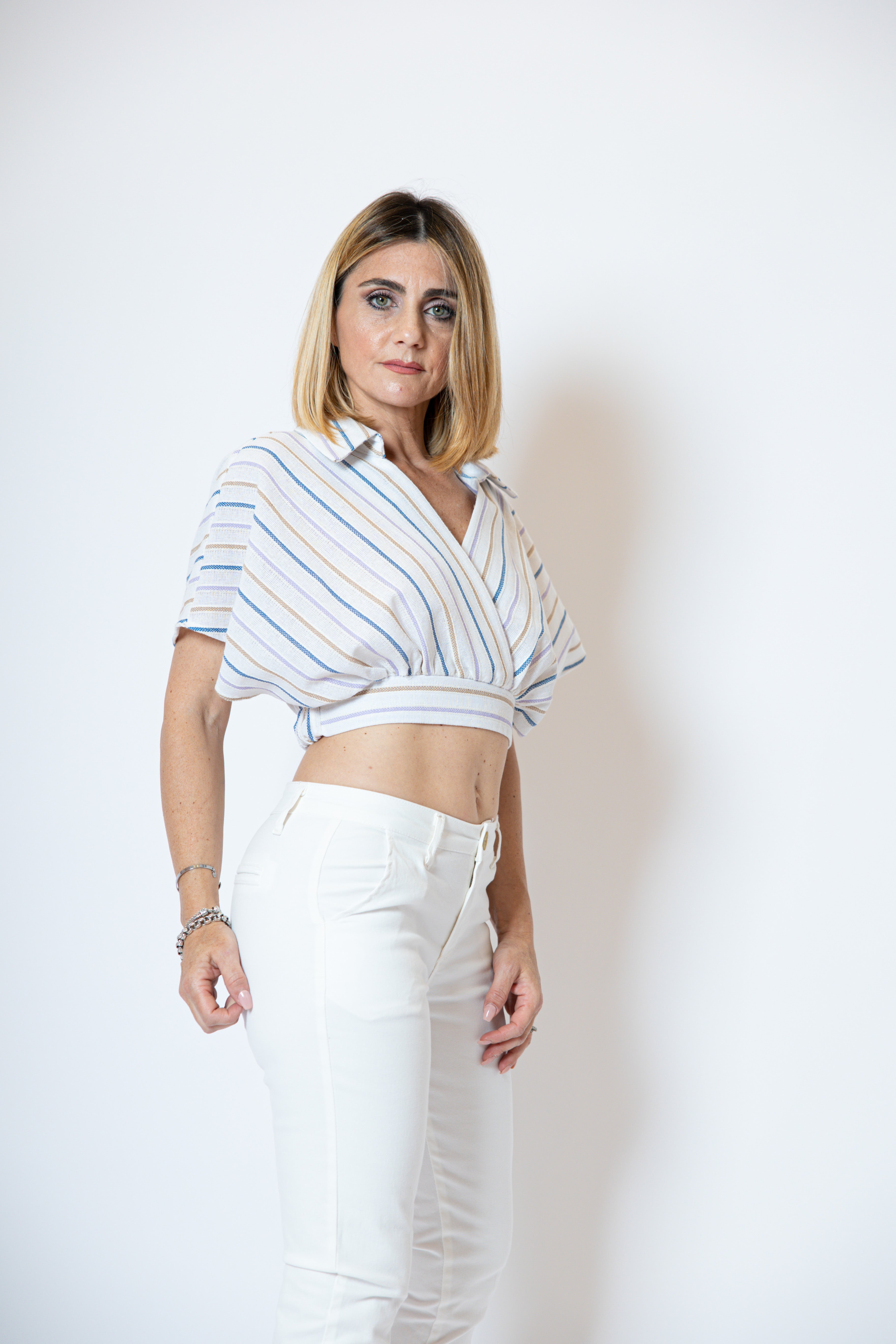 Blusa corta