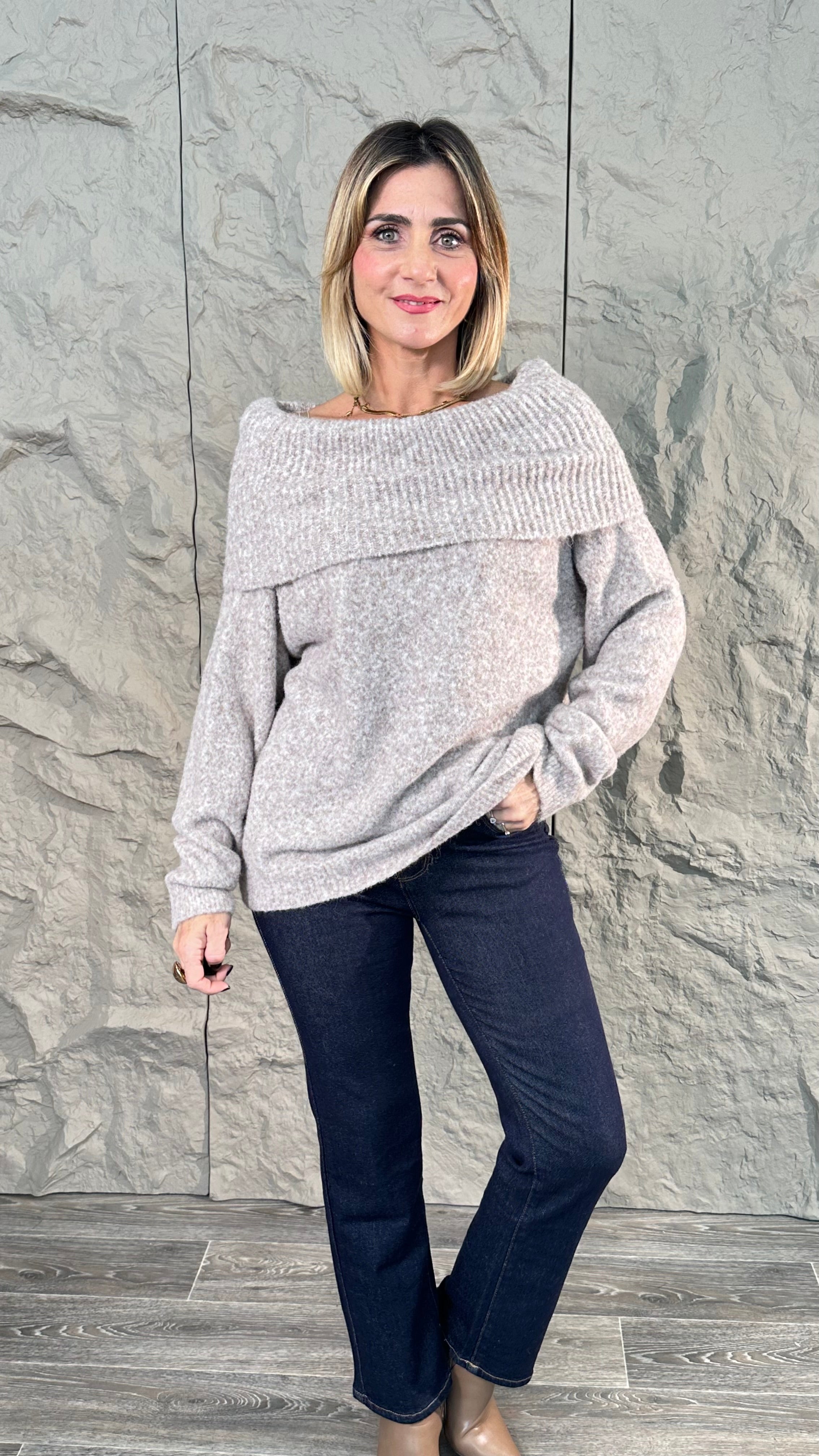 Maglione Scollo a Barca Beige