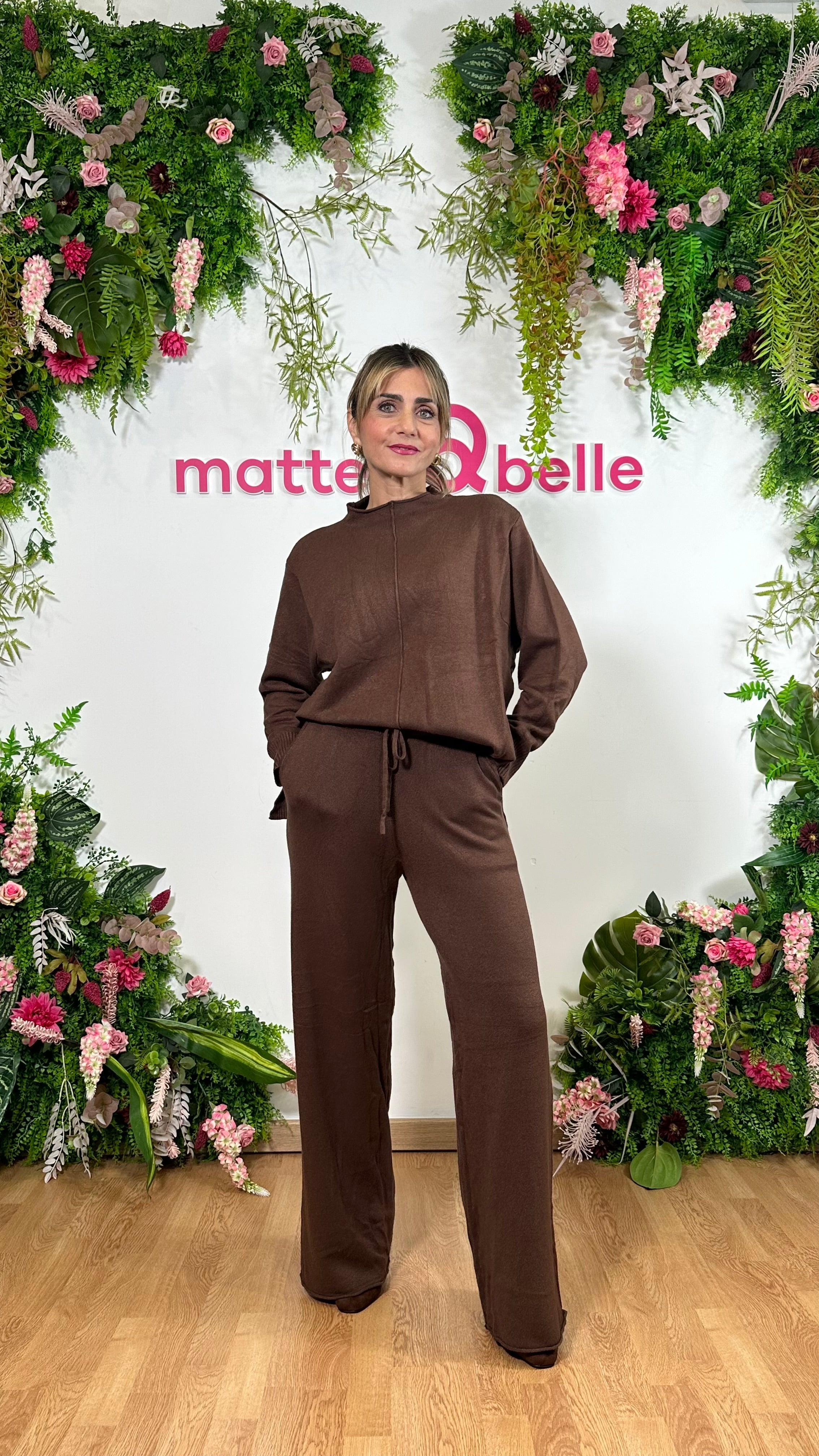 coordinato in maglia  Essential  marrone