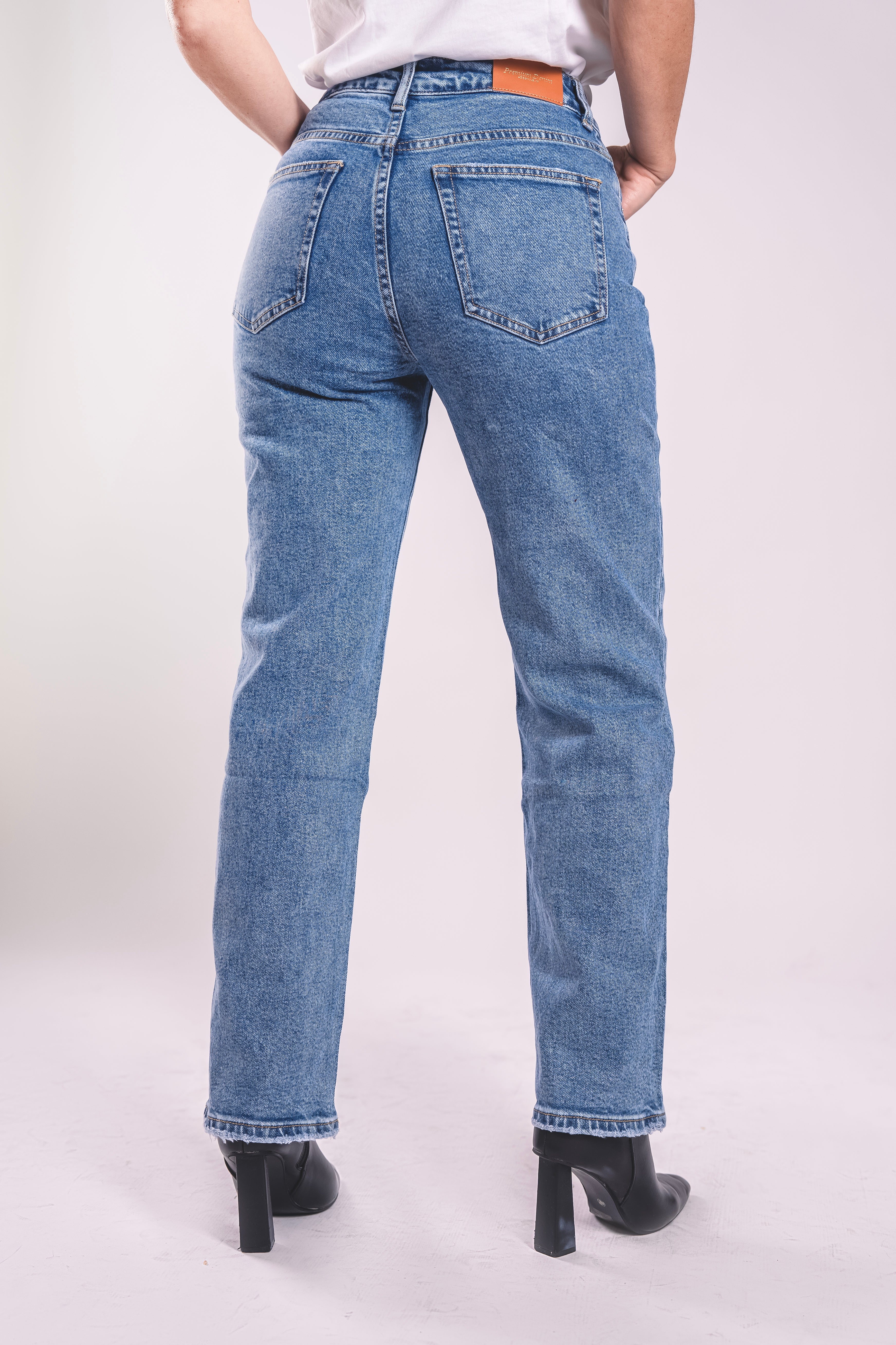 Jeans Straight Vita Alta – Denim Blu Medio