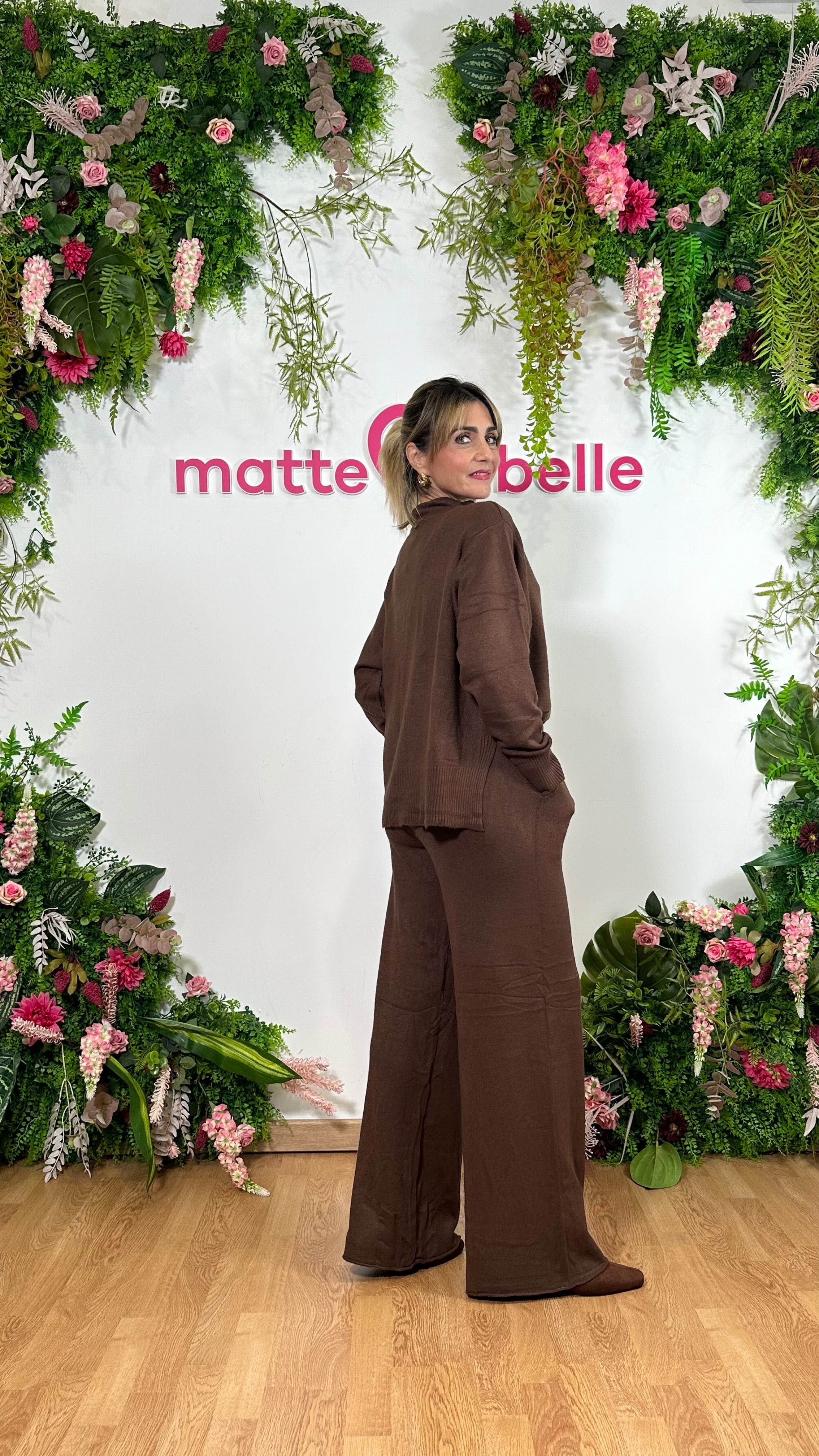 coordinato in maglia  Essential  marrone