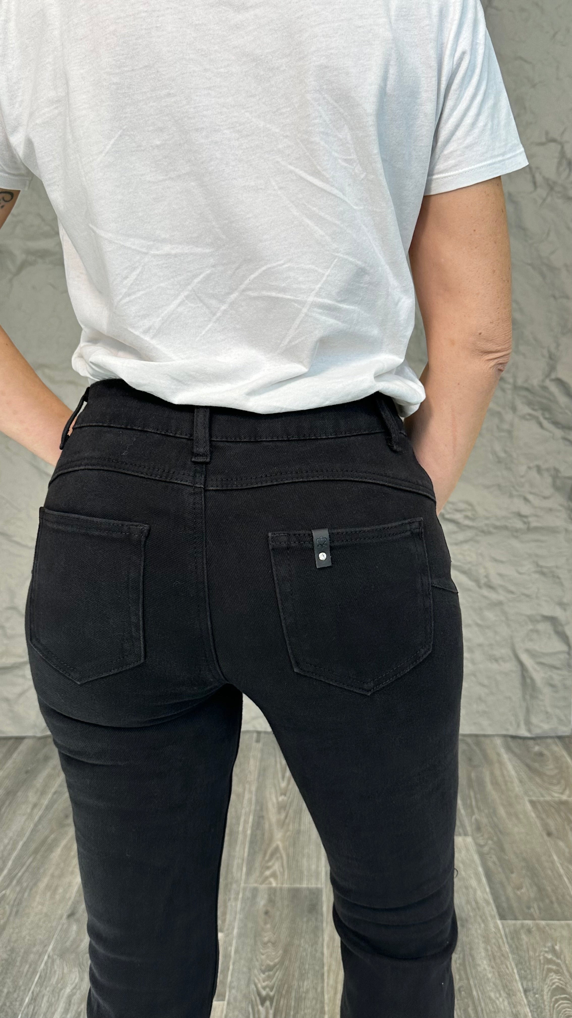 Jeans a zampa push up nero Lili