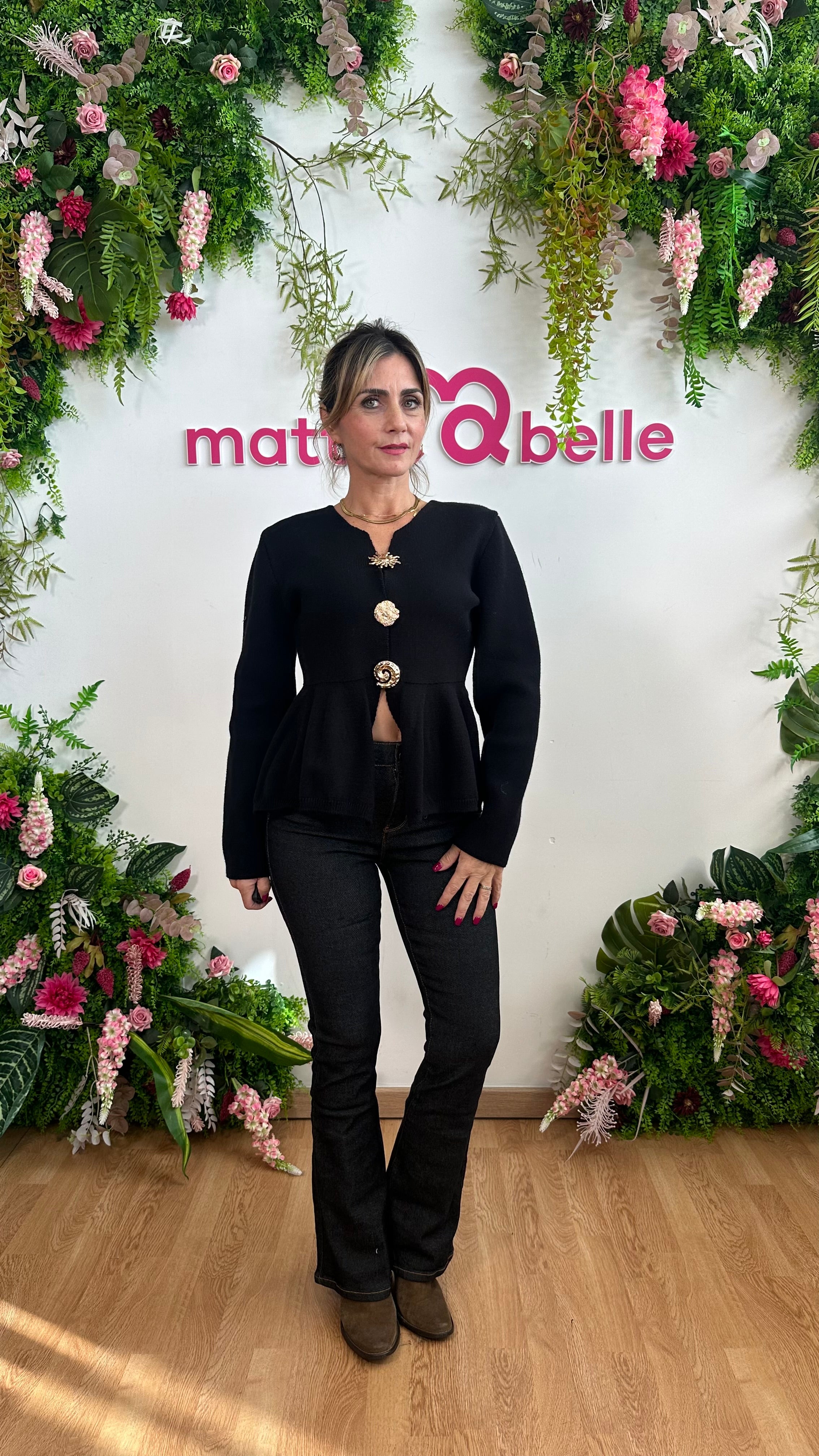 Jeans zampa denim nero push up