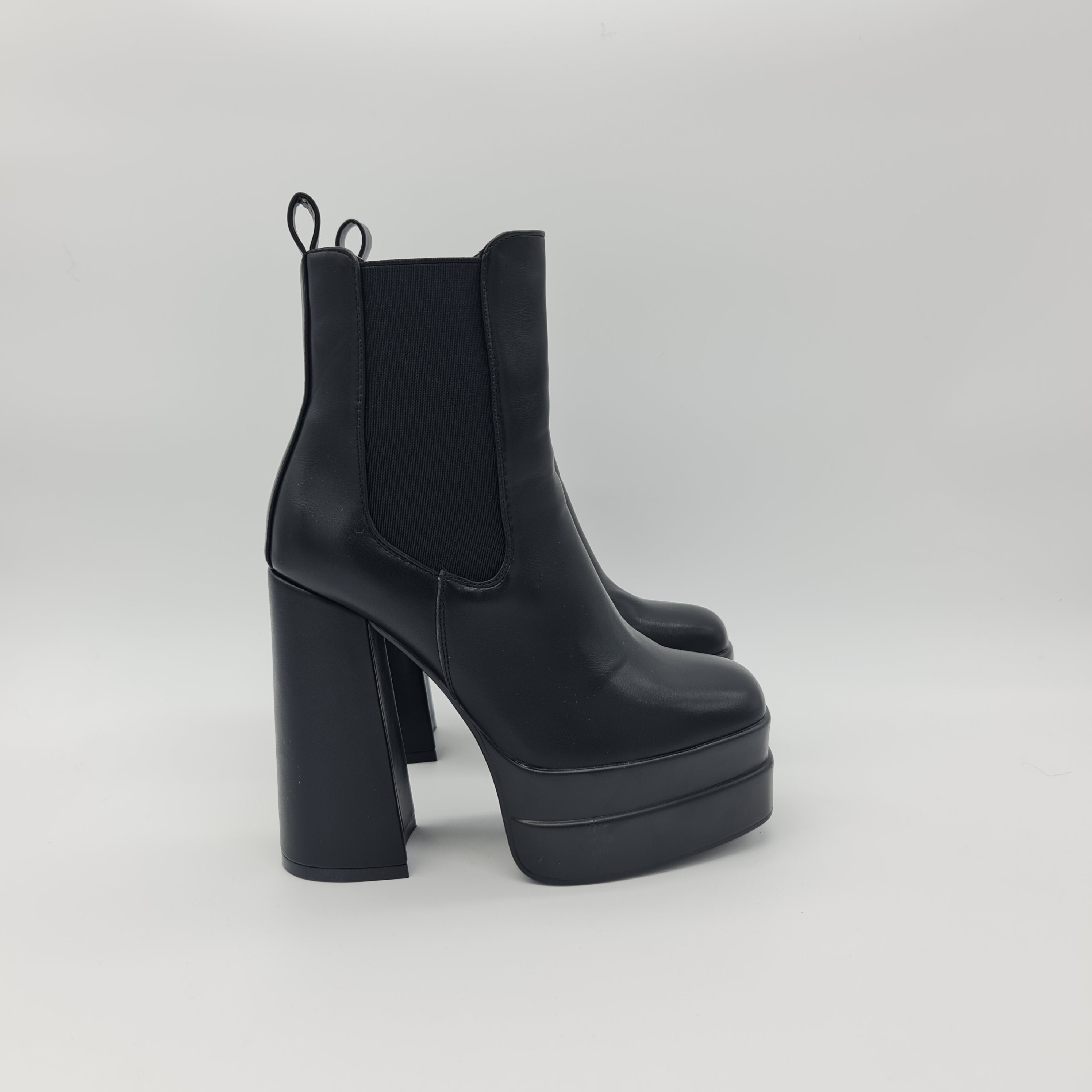 Stivaletto con plateau