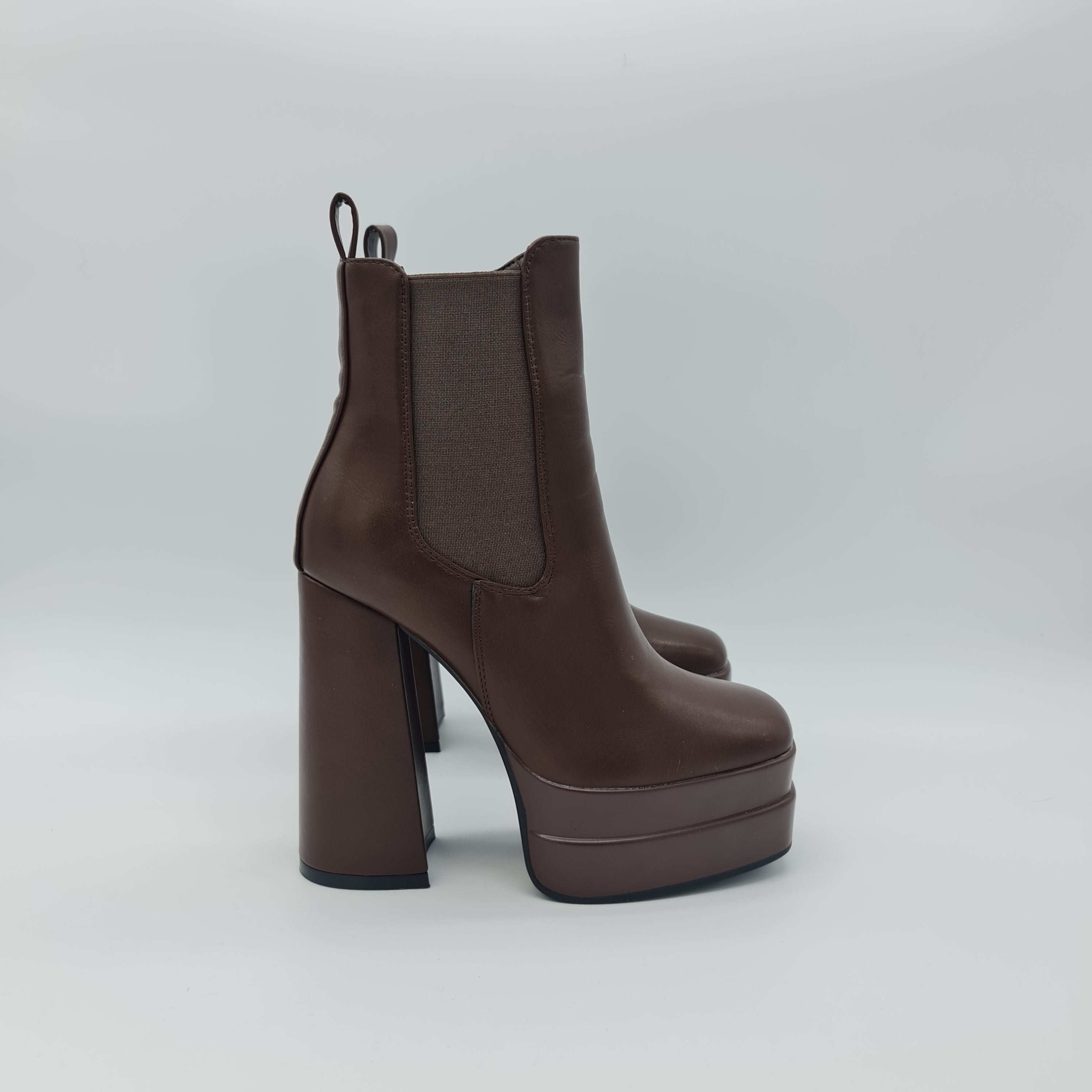 Stivaletto con plateau