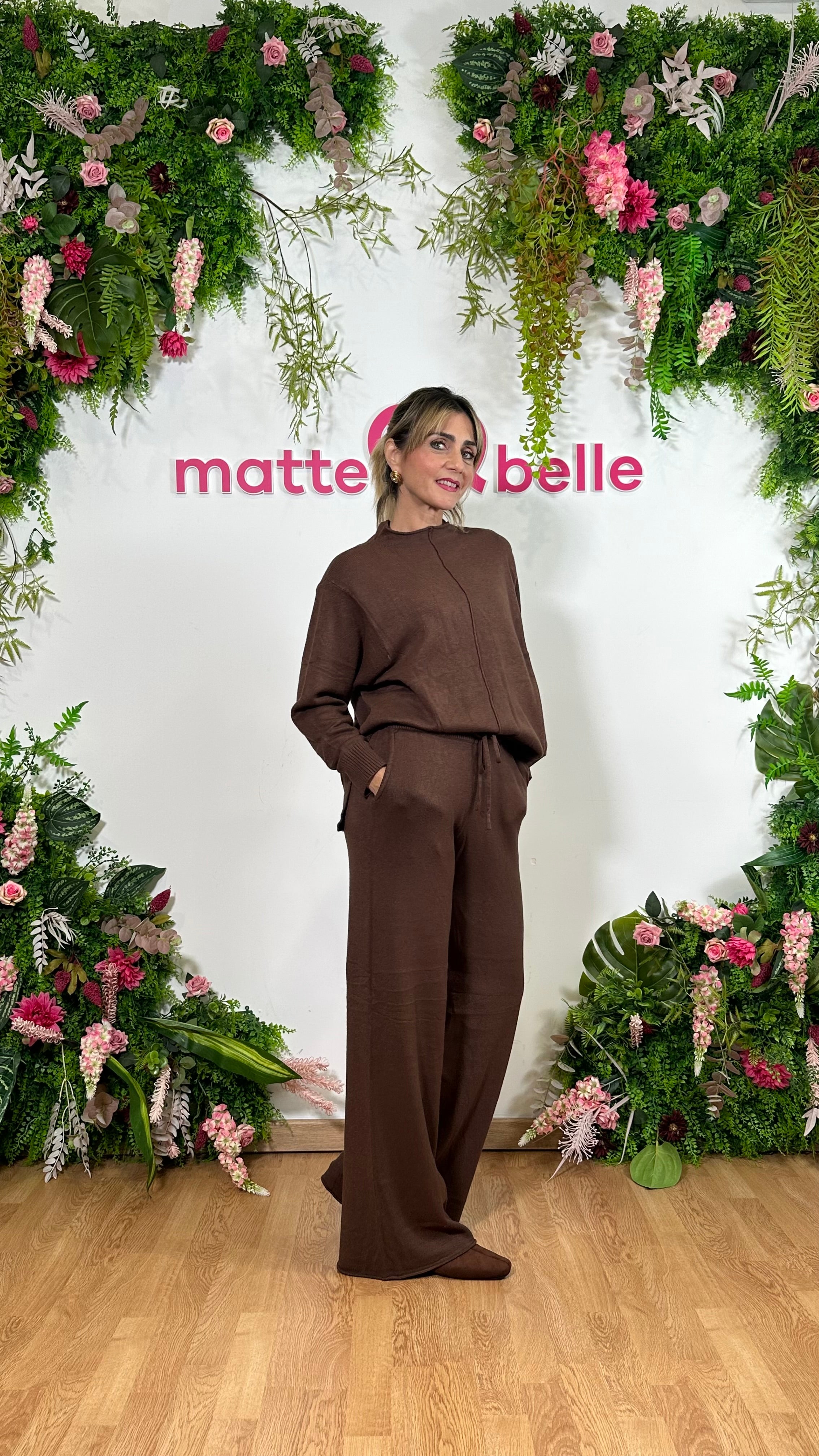 coordinato in maglia  Essential  marrone