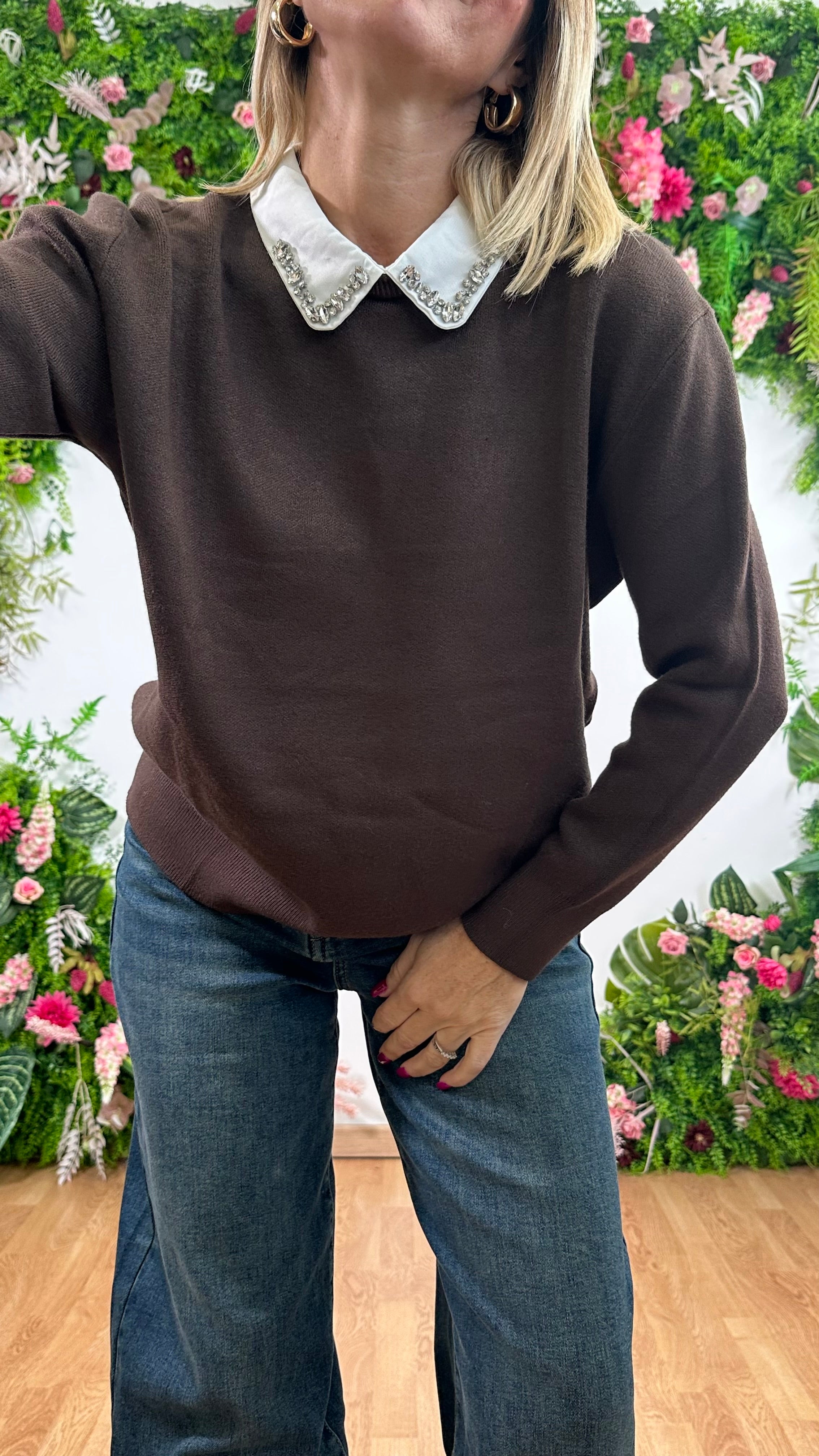 Maglia Colletto Strass Marrone