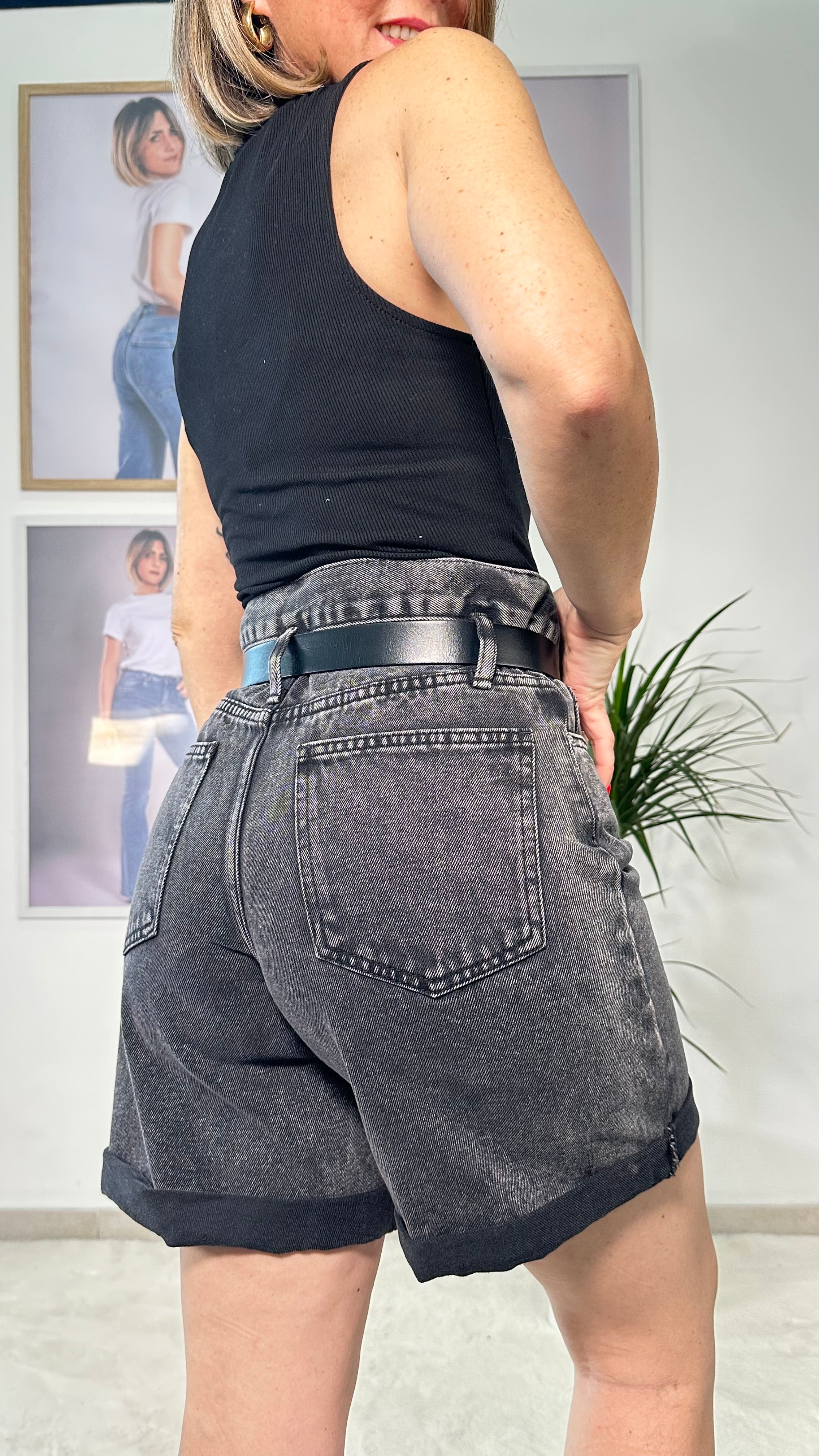 Bermuda Denim Nero Washed con Cintura