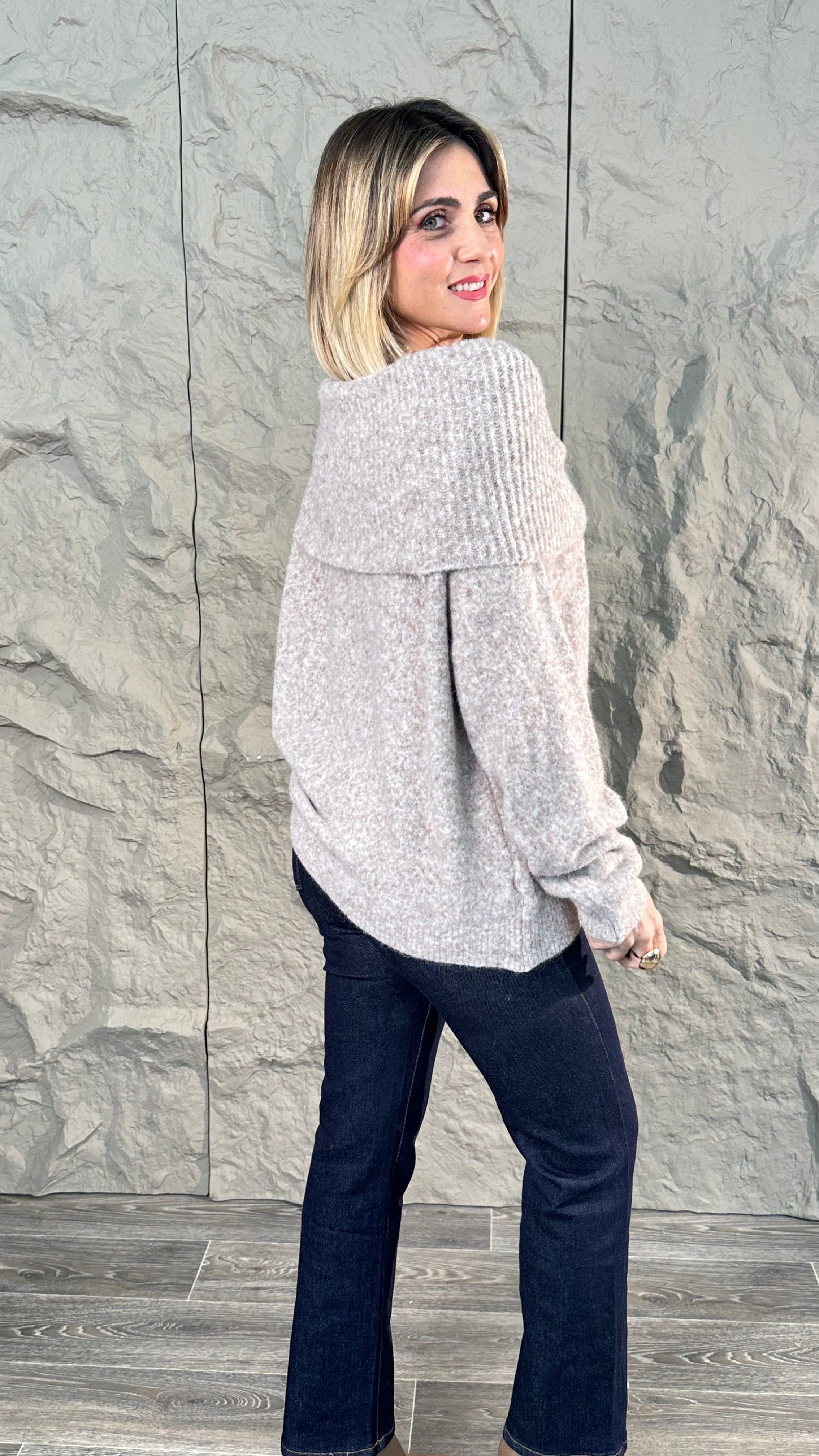 Maglione Scollo a Barca Beige