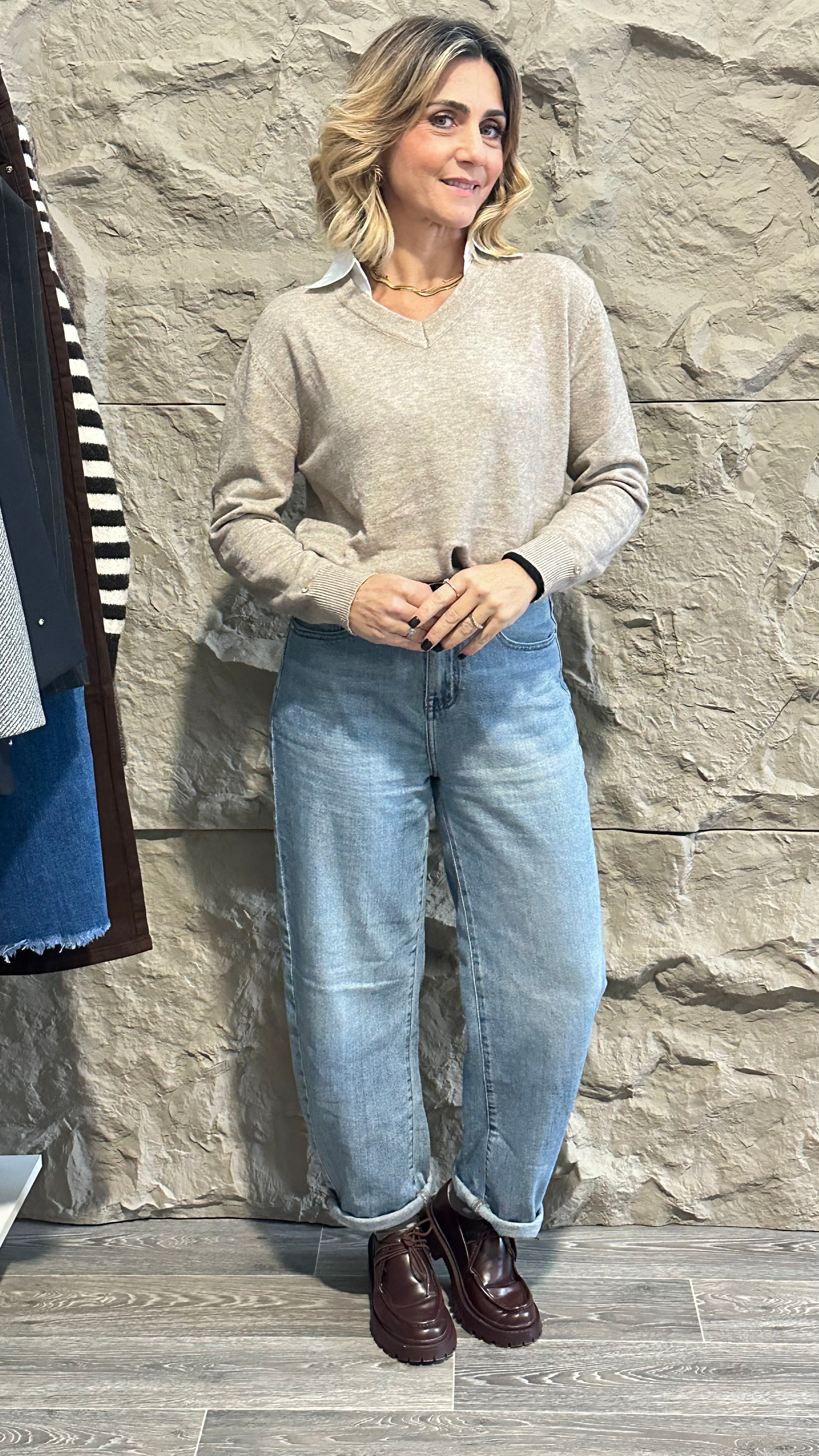 Maglioncino Chic Con Colletto Tortora