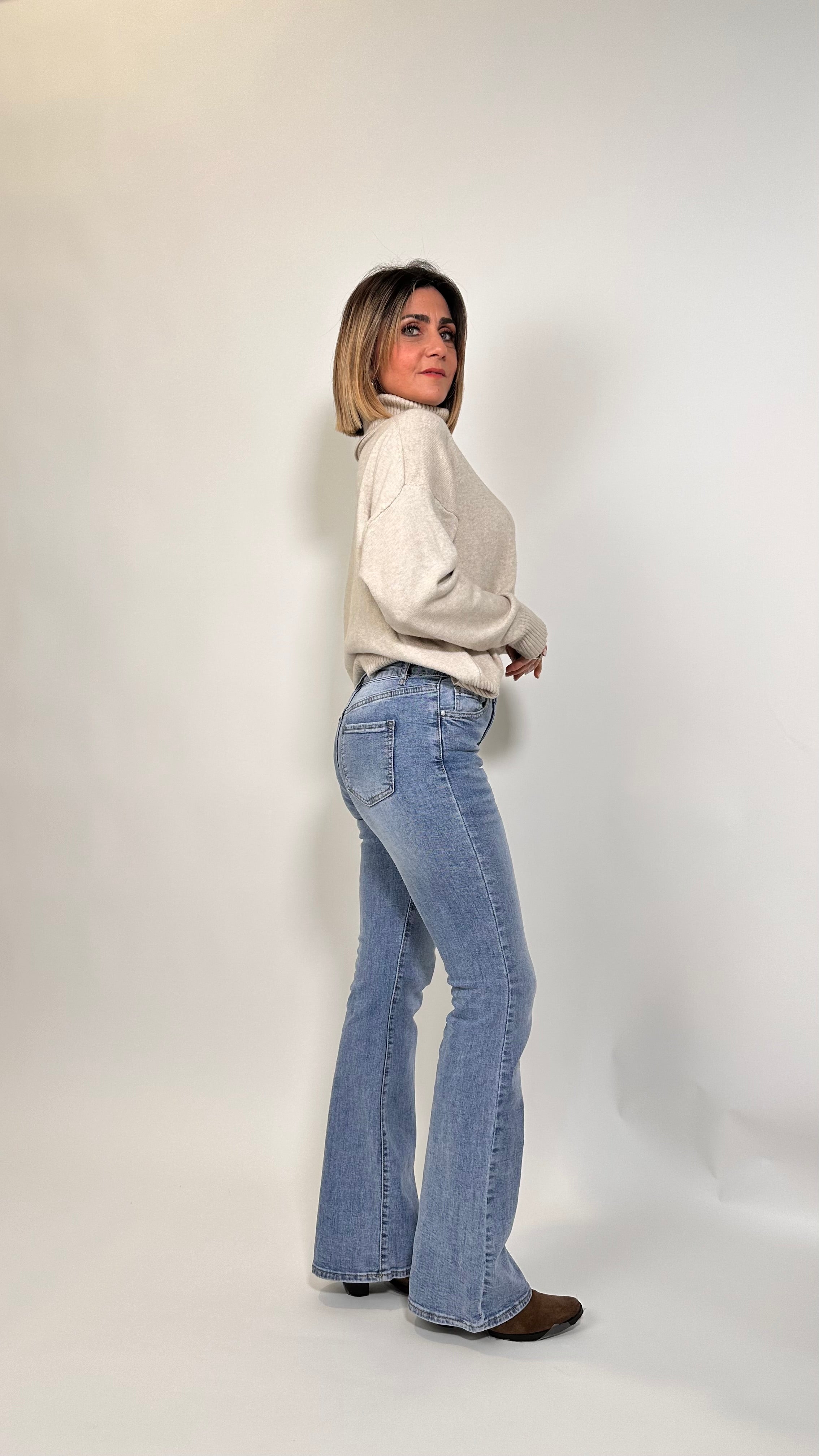 Jeans Flare denim chiaro  – Zampa Slanciante