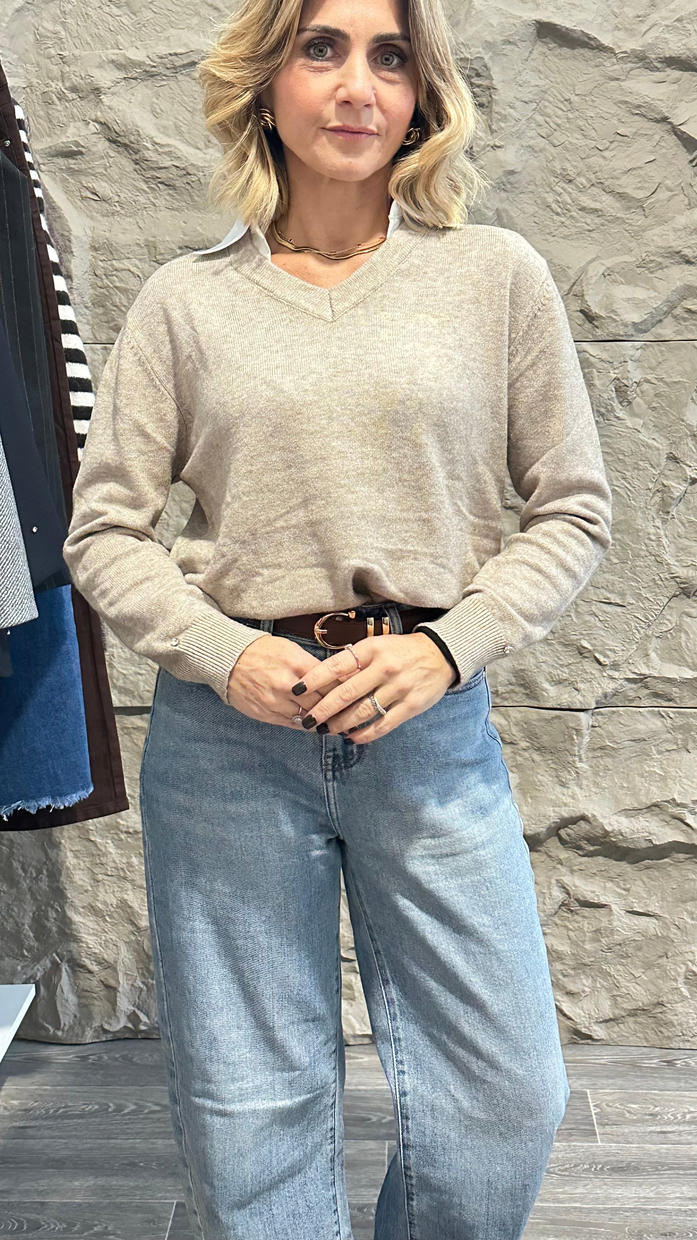 Maglioncino Chic Con Colletto Tortora