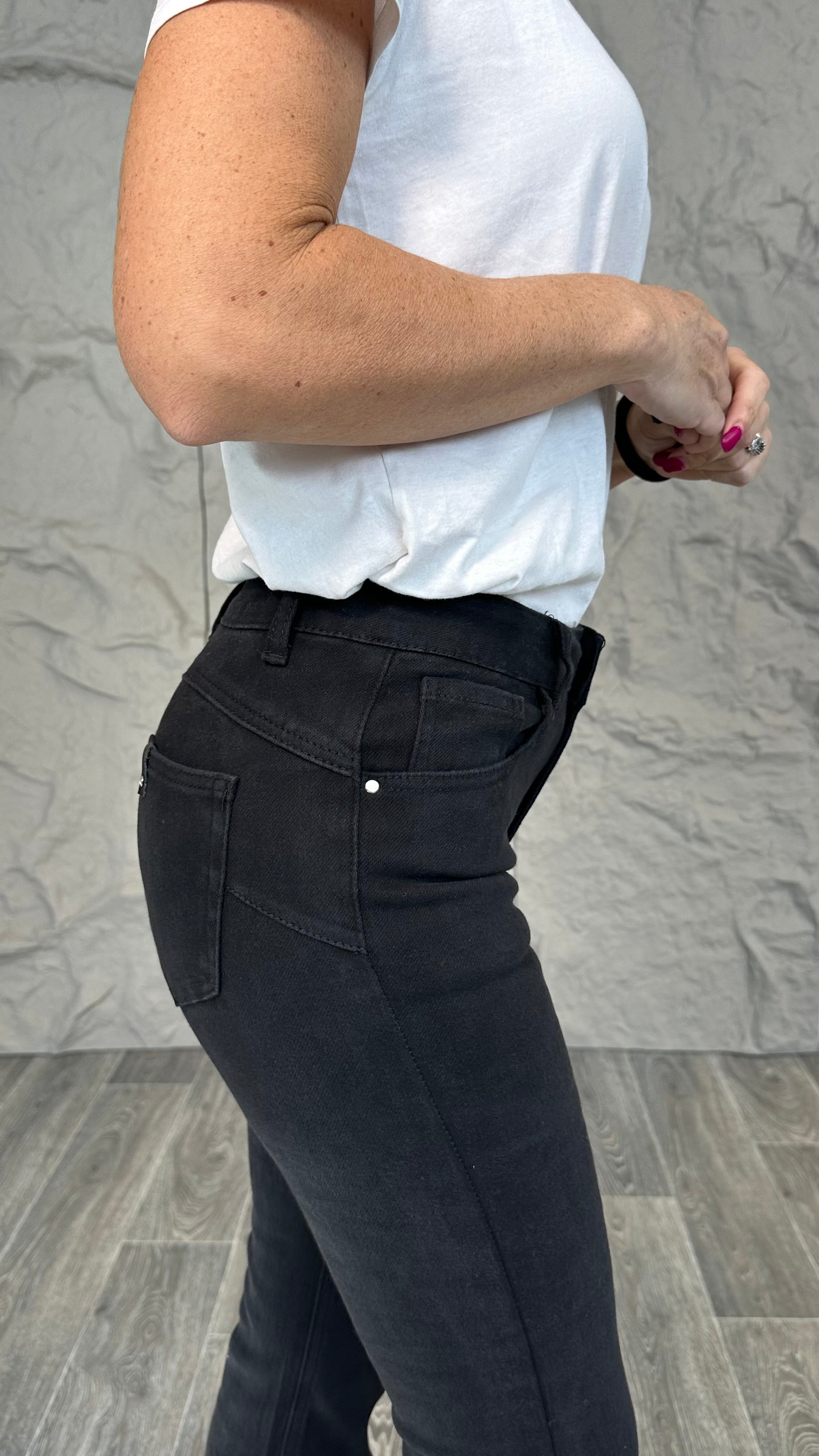 Jeans a zampa push up nero Lili