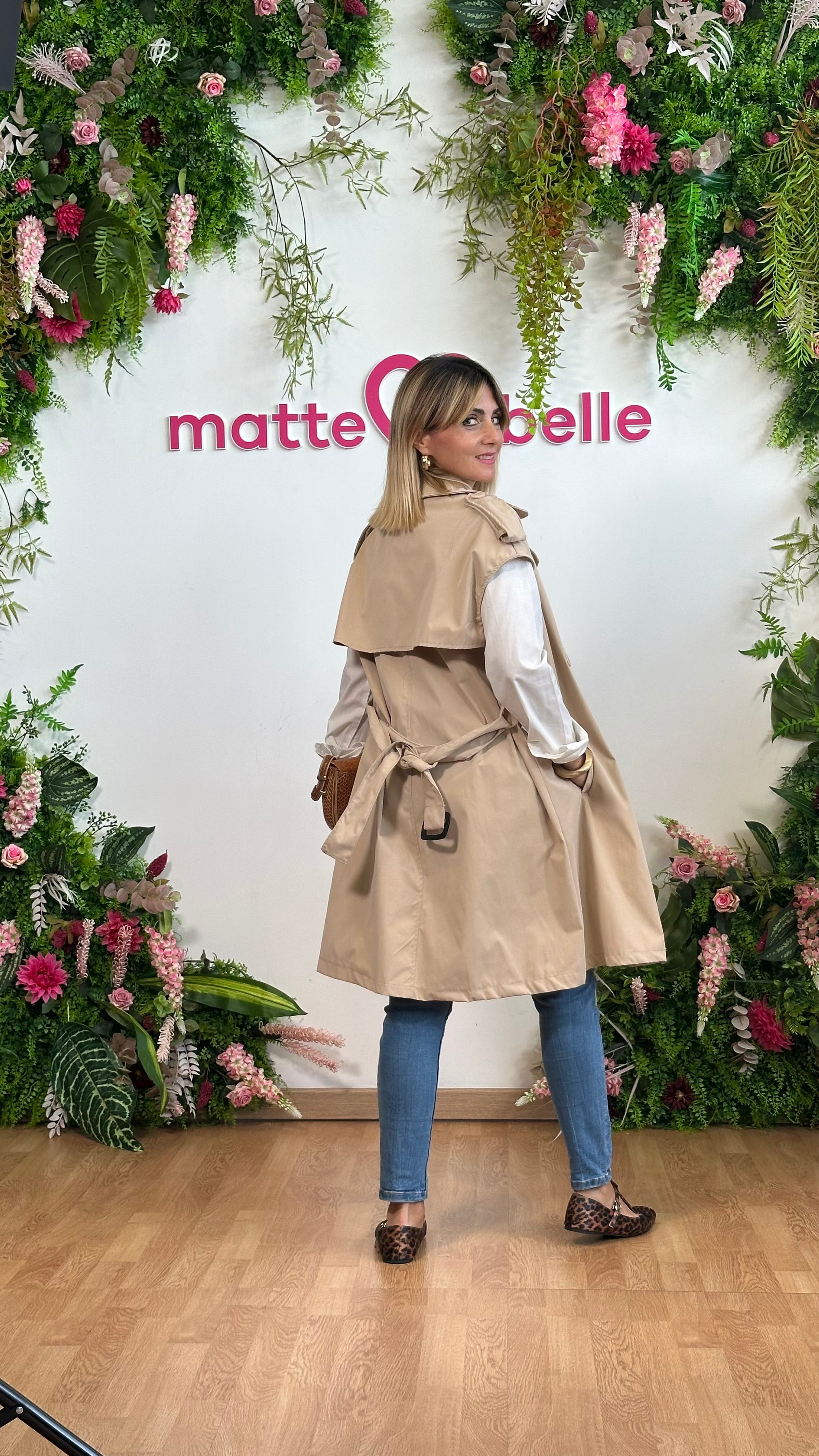 Trench smanicato beige