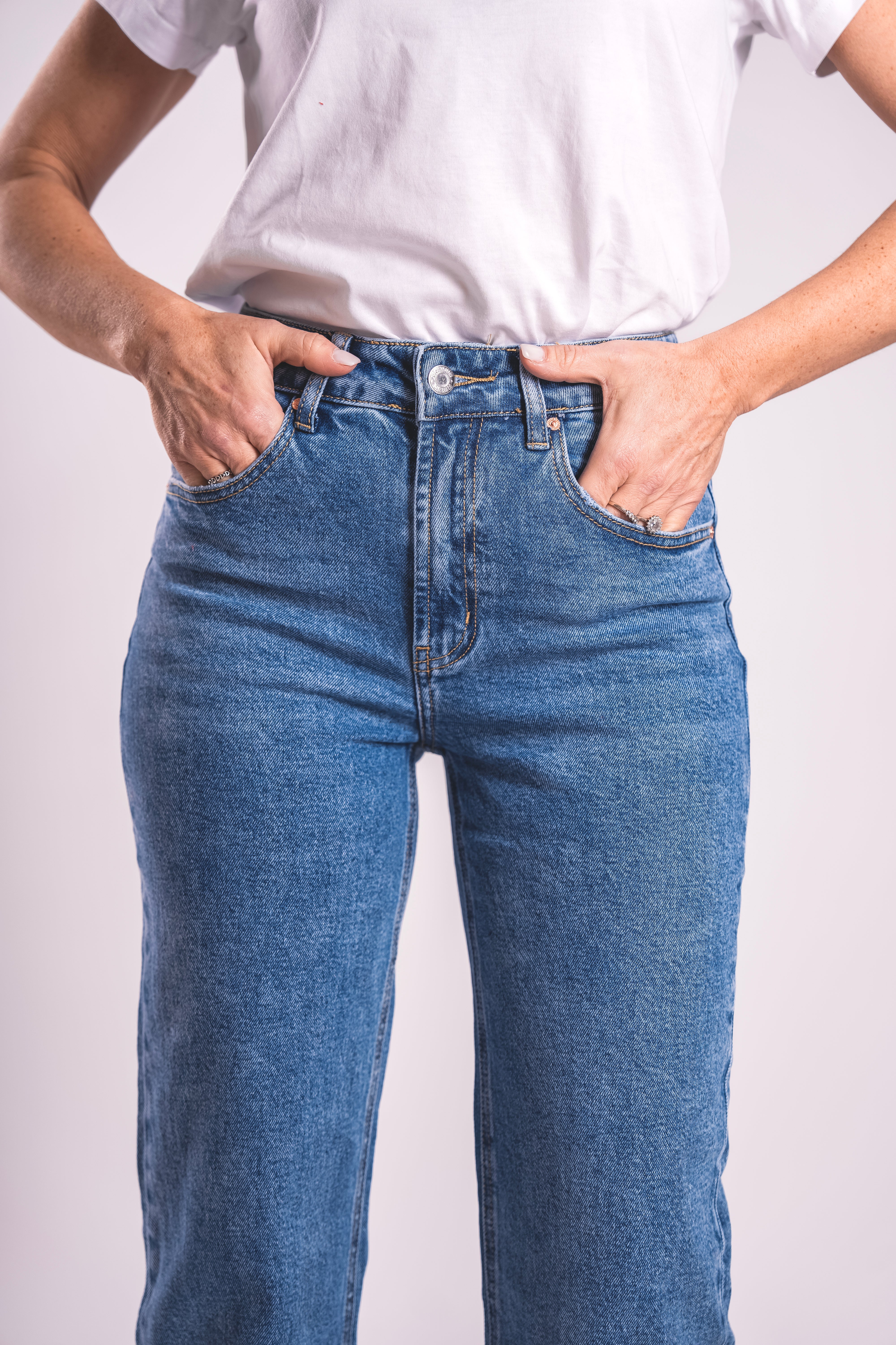 Jeans Straight Vita Alta – Denim Blu Medio