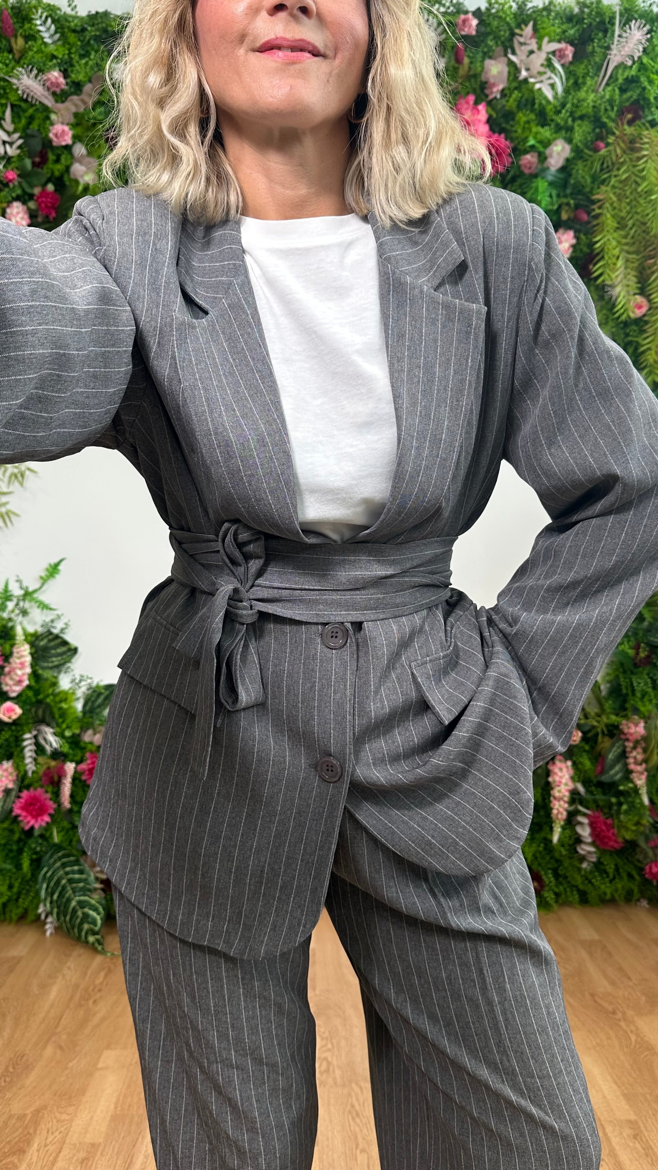 Tailleur gessato grigio
